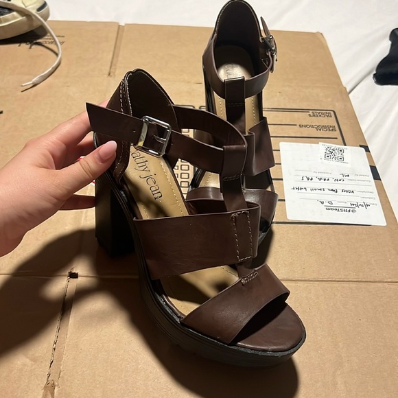 Cathy Jean Heels - Picture 1 of 6